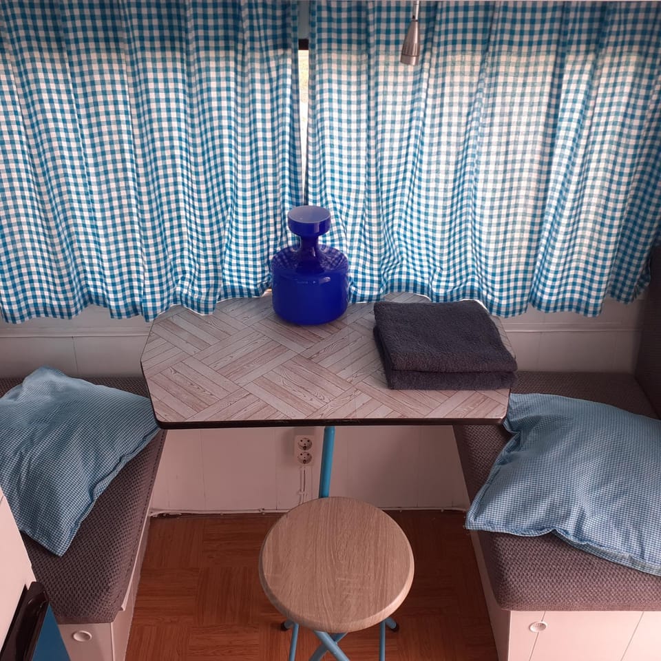 Wijndomein de Vier Ambachten -overnachten in de wijngaard Campground/ 
RV Resort in South Holland (province)