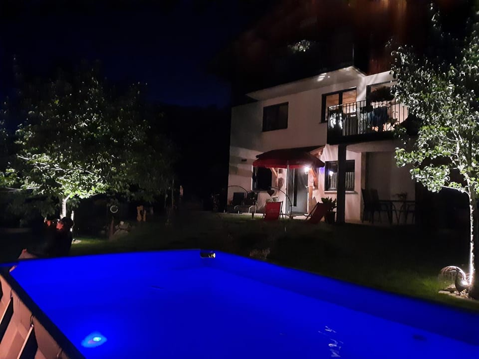 Night, Garden view