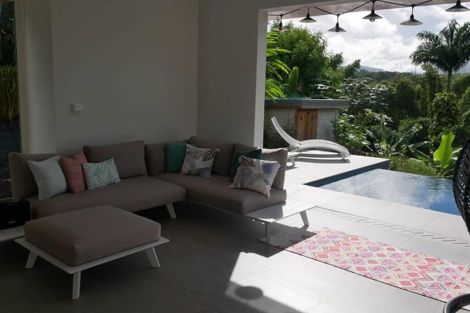 Villa Kumquat avec piscine et vue sur les montagnes Villa in Petit-Bourg