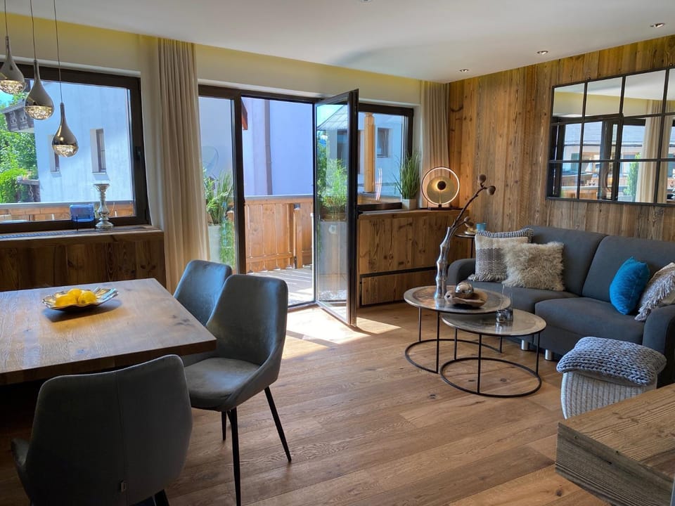 Communal lounge/ TV room, Living room