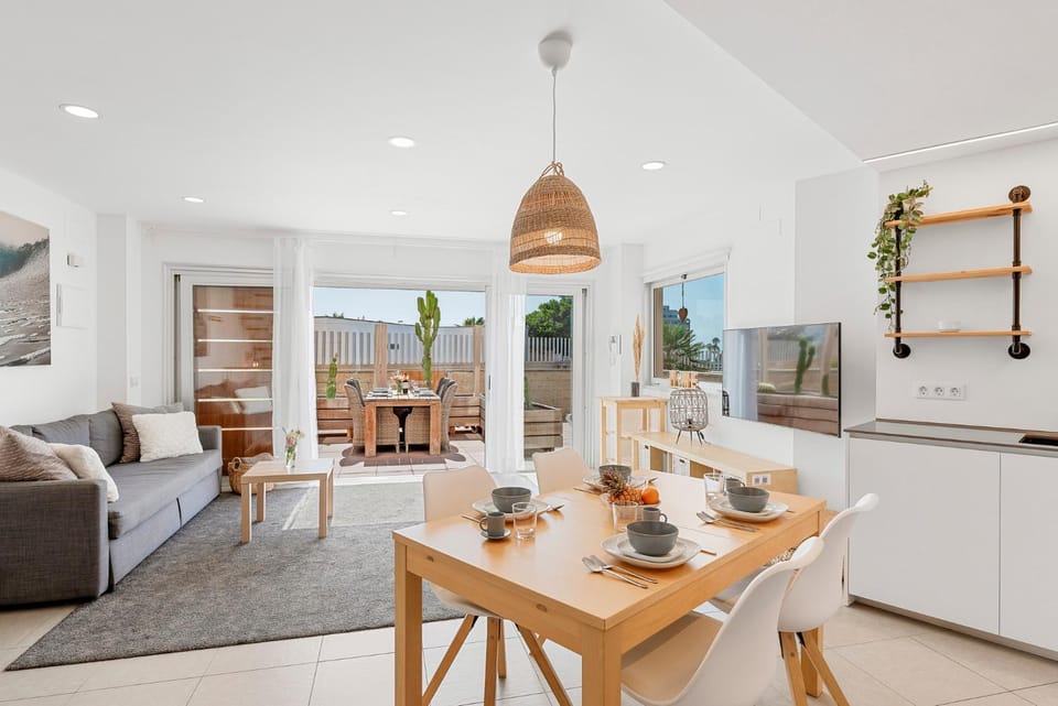 TV and multimedia, Kitchen or kitchenette, Living room, Dining area