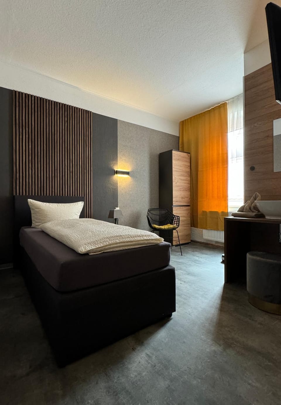 Bed, Photo of the whole room