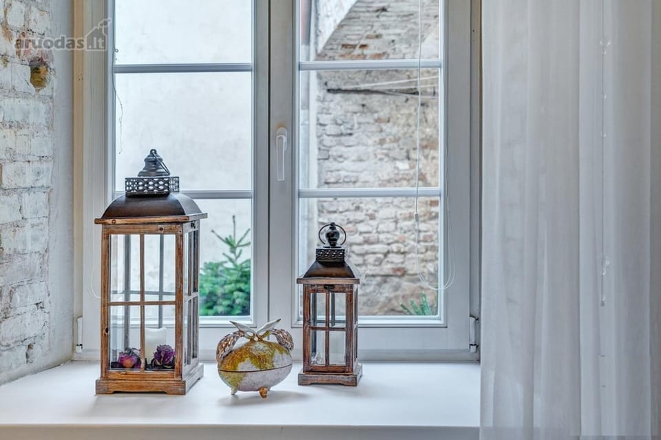 View (from property/room), Photo of the whole room, Bedroom, Inner courtyard view