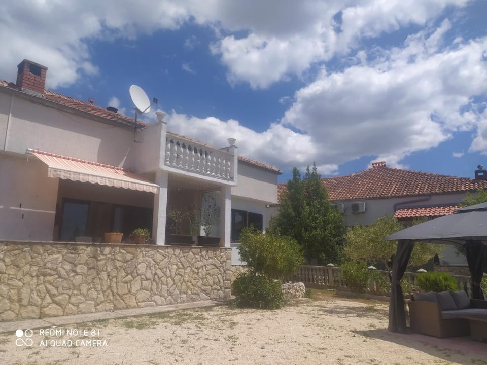 Kuća za miran odmor - Sukošan House in Šibenik-Knin County, Croatia