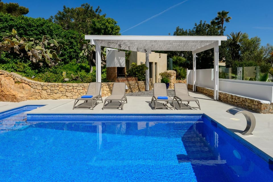 BBQ facilities, Garden, Swimming pool