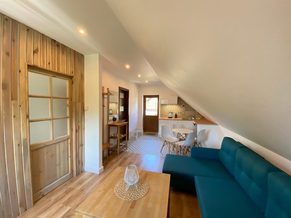 Living room, Photo of the whole room, Seating area