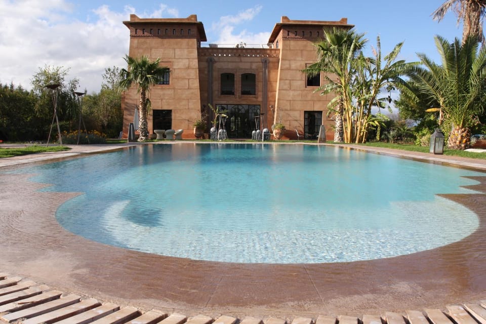 Property building, Swimming pool