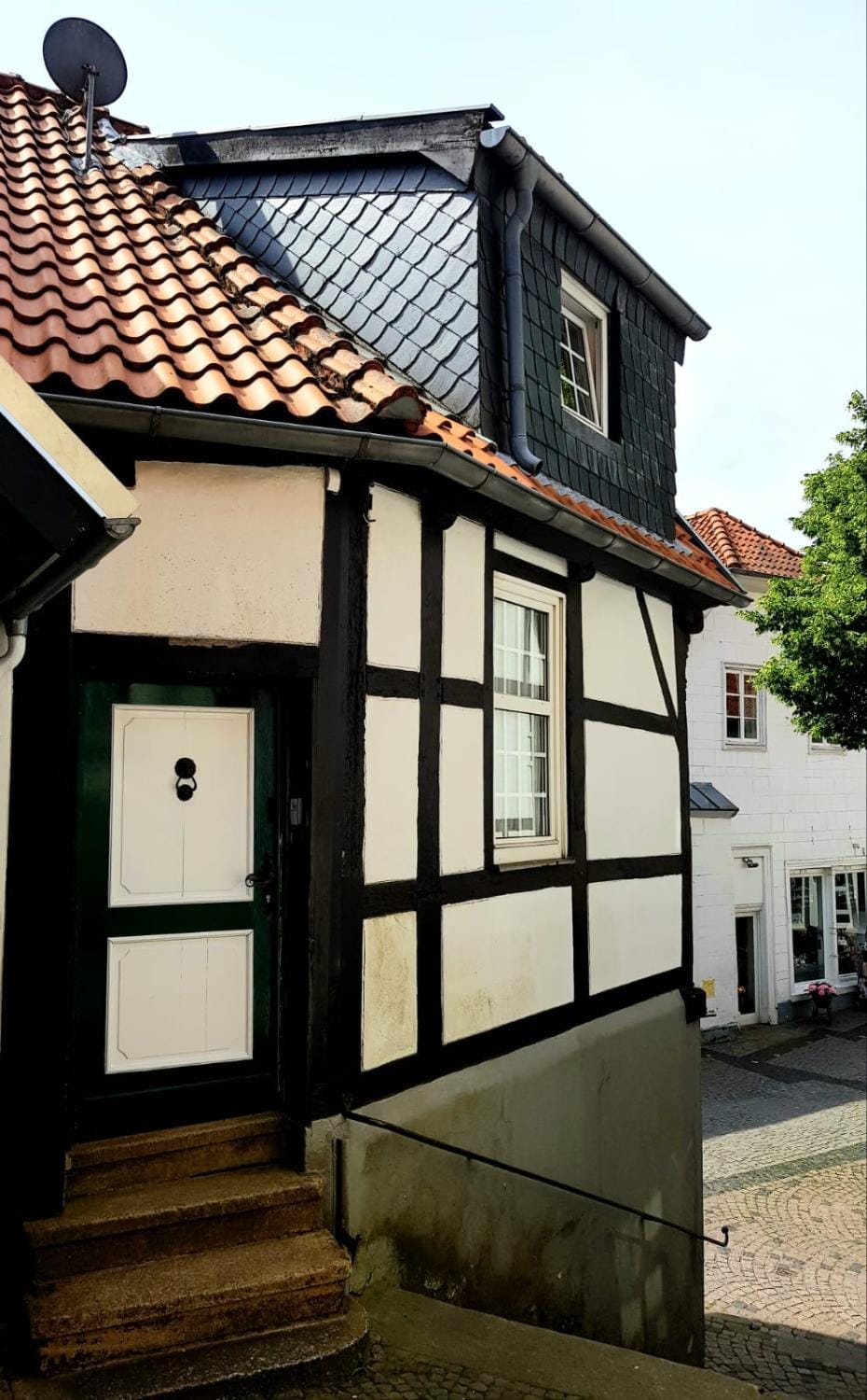 Facade/entrance