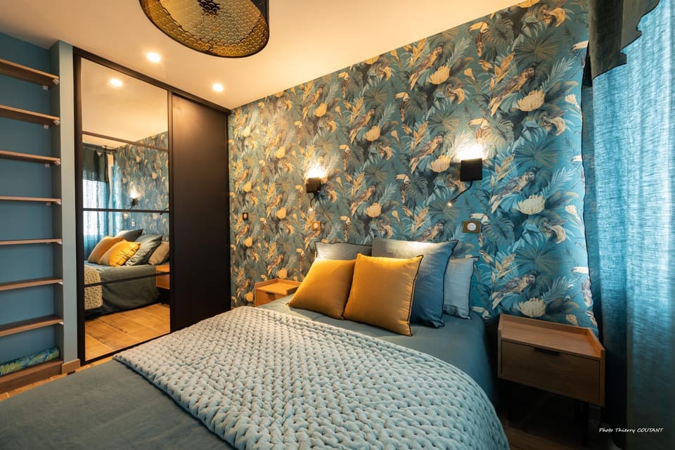 Bed, Photo of the whole room, Bedroom