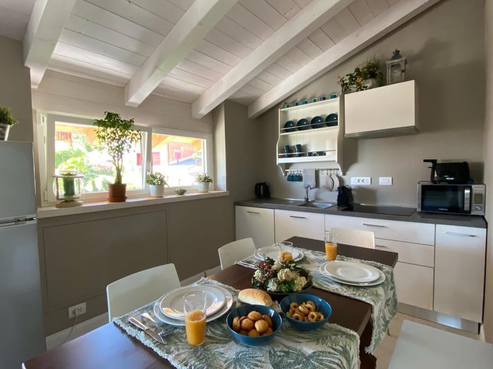 Dining area, Breakfast