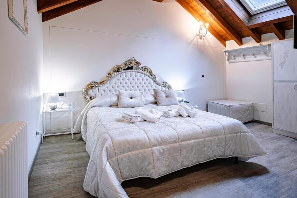 Bed, Photo of the whole room, Bedroom, towels, wardrobe