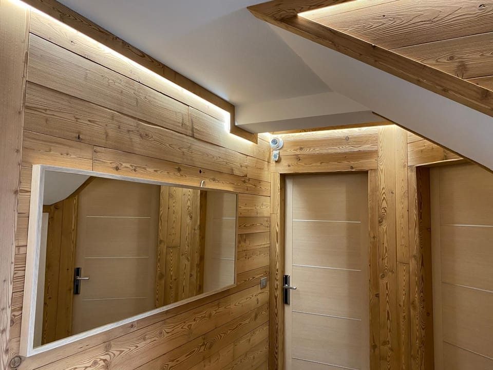 Sottosopra Alps Apartments & Rooms Ski & Bike room Bed and Breakfast in Aosta