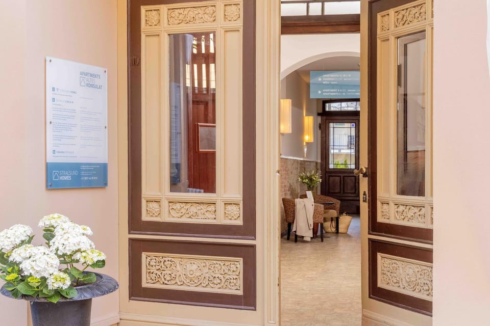 Property building, Facade/entrance