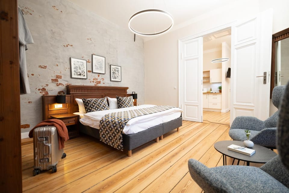 Bed, Photo of the whole room, Bedroom, wardrobe