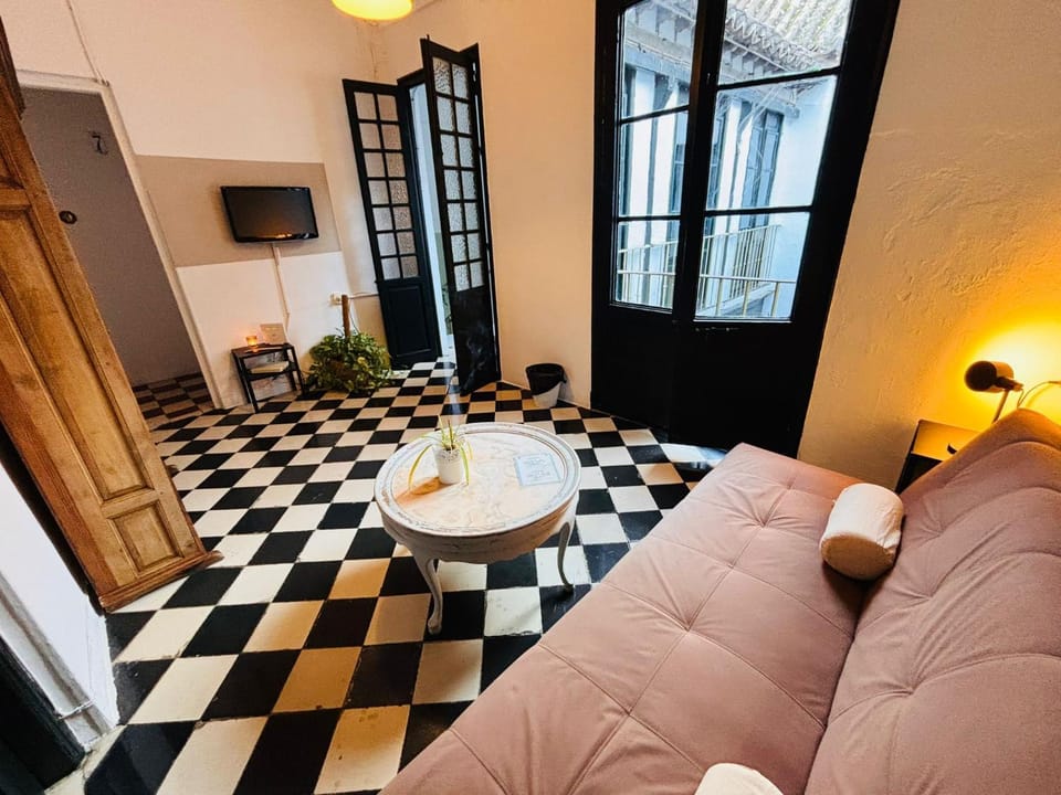 Communal lounge/ TV room