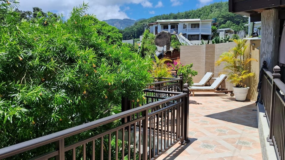 Balcony/Terrace, Mountain view