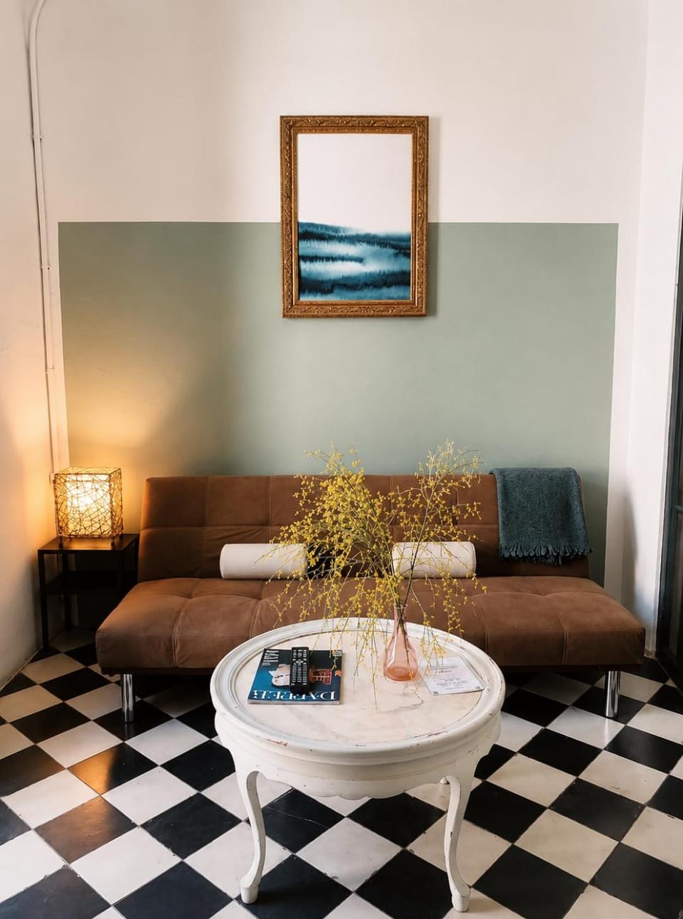 Communal lounge/ TV room