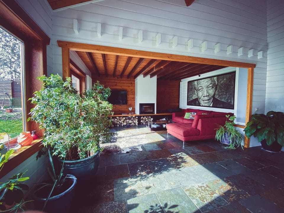 Day, Living room, Seating area, Garden view