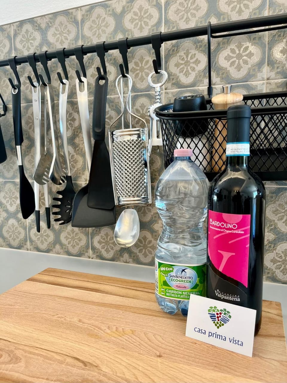 Kitchen or kitchenette, Drinks, kitchen