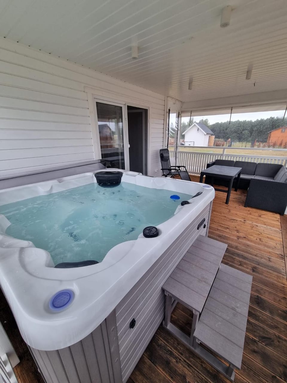Hot Tub, Hot Tub, Balcony/Terrace, Seating area