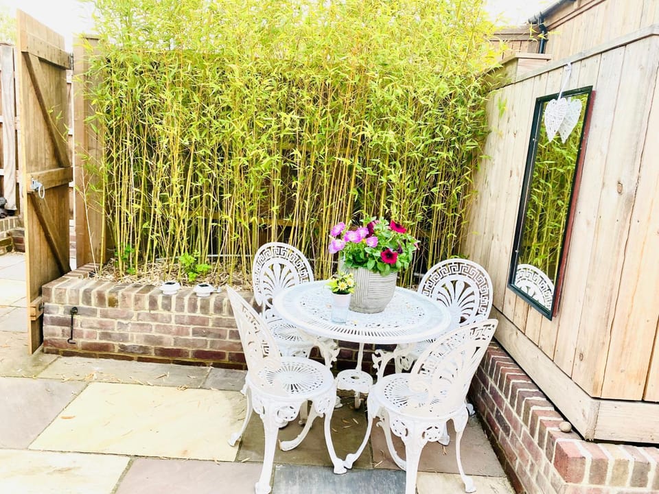 Patio, Spring, Day, Garden, Balcony/Terrace, Dining area, Garden view