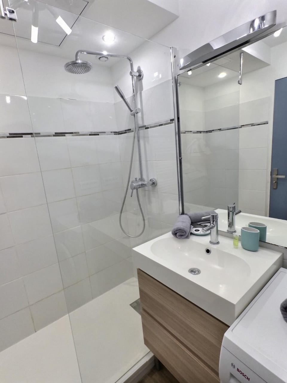 Shower, Bathroom, towels