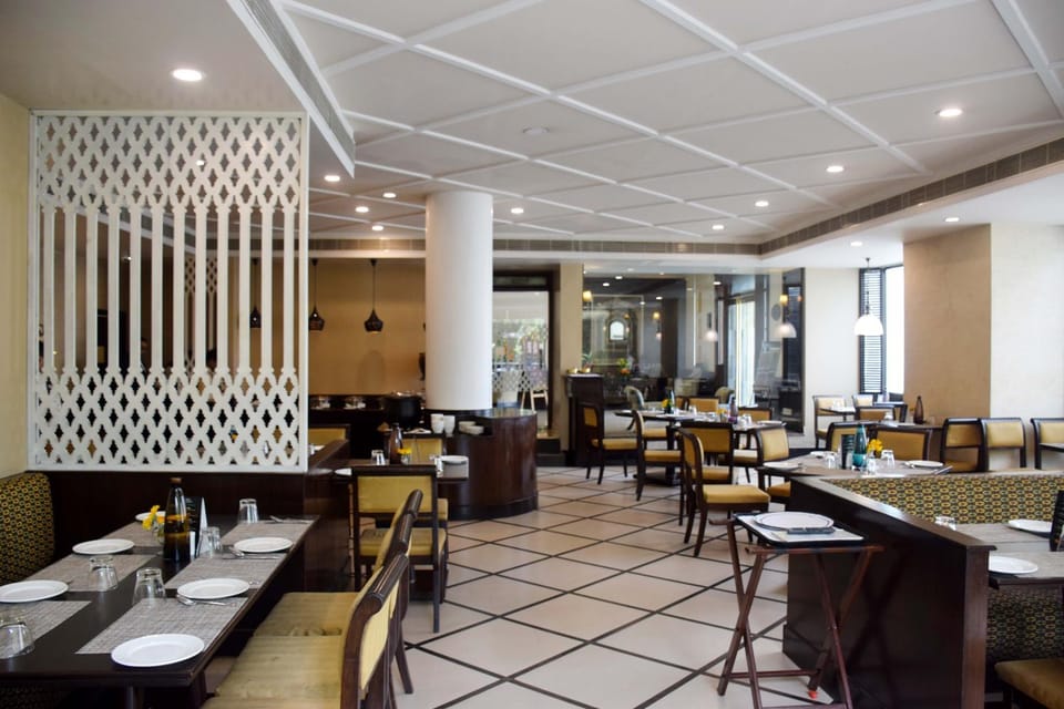 Restaurant/places to eat, Seating area
