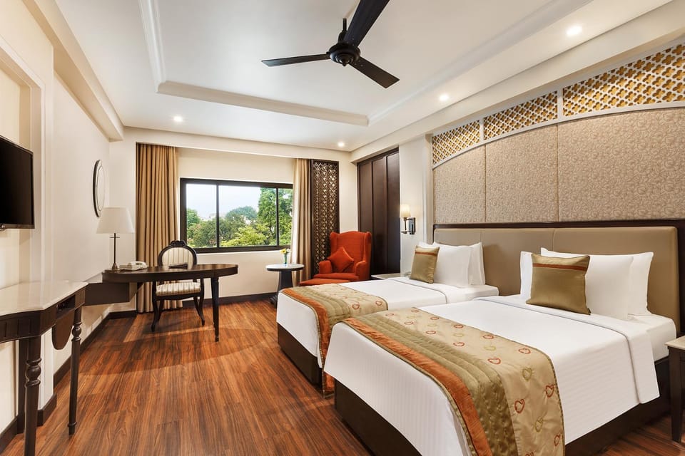 Bed, Photo of the whole room, Bedroom, fireplace