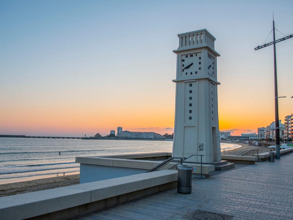 T2 avec loggia, parking, à 300m de la plage Apartment in Les Sables-d'Olonne