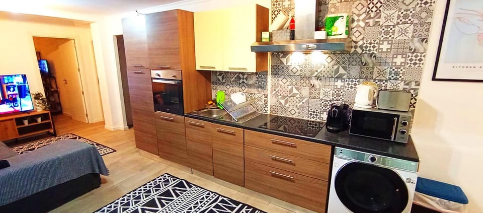Sesimbra Sea Apartment with Pool & Gym near Lisbon Apartment in Setubal District