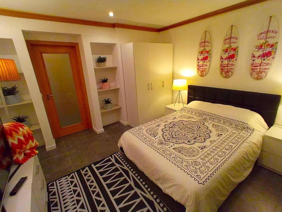 Bed, Photo of the whole room, Bedroom, wardrobe