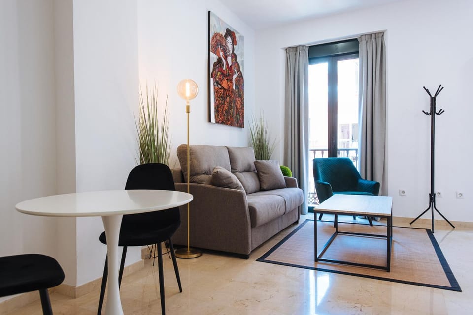 Communal lounge/ TV room, Living room, Lounge or bar, Dining area
