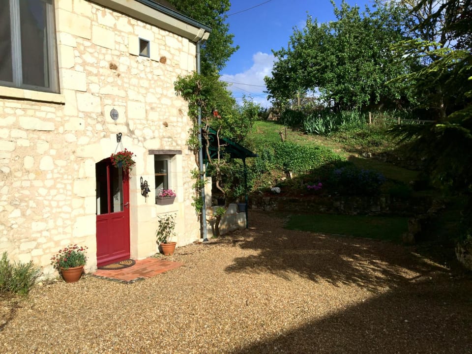 Property building, Facade/entrance, Garden