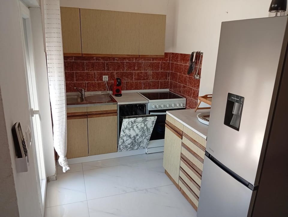 dishwasher, oven, stove, kitchen