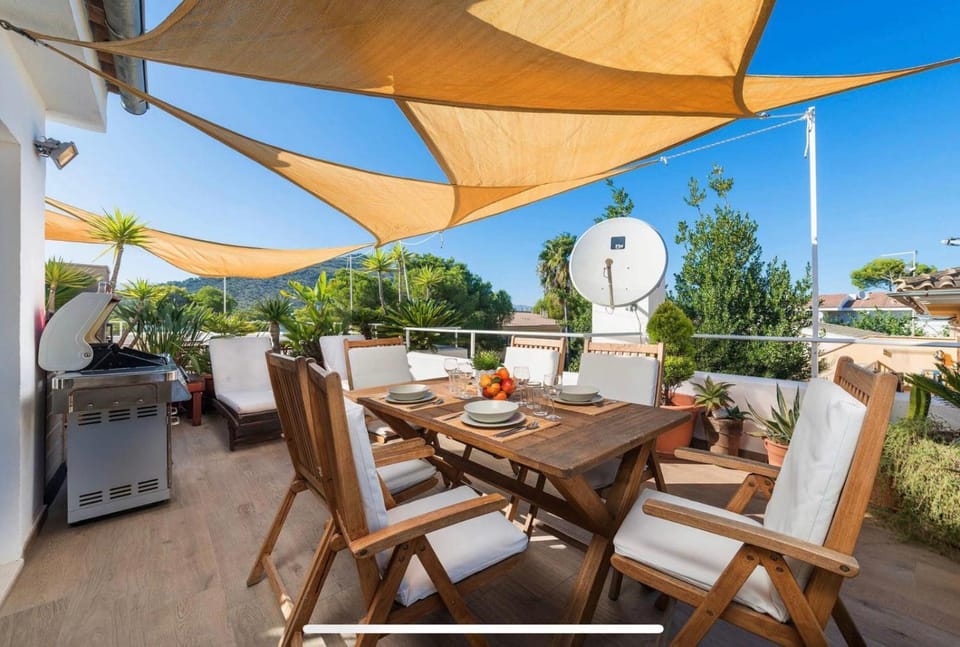 Garden, Balcony/Terrace, Dining area, Lake view