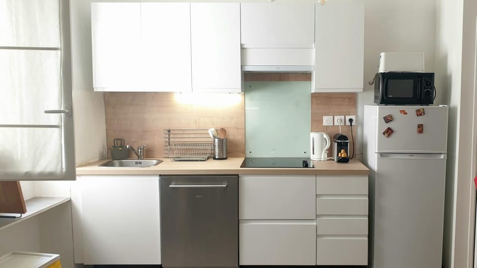 Property building, Kitchen or kitchenette, Communal kitchen