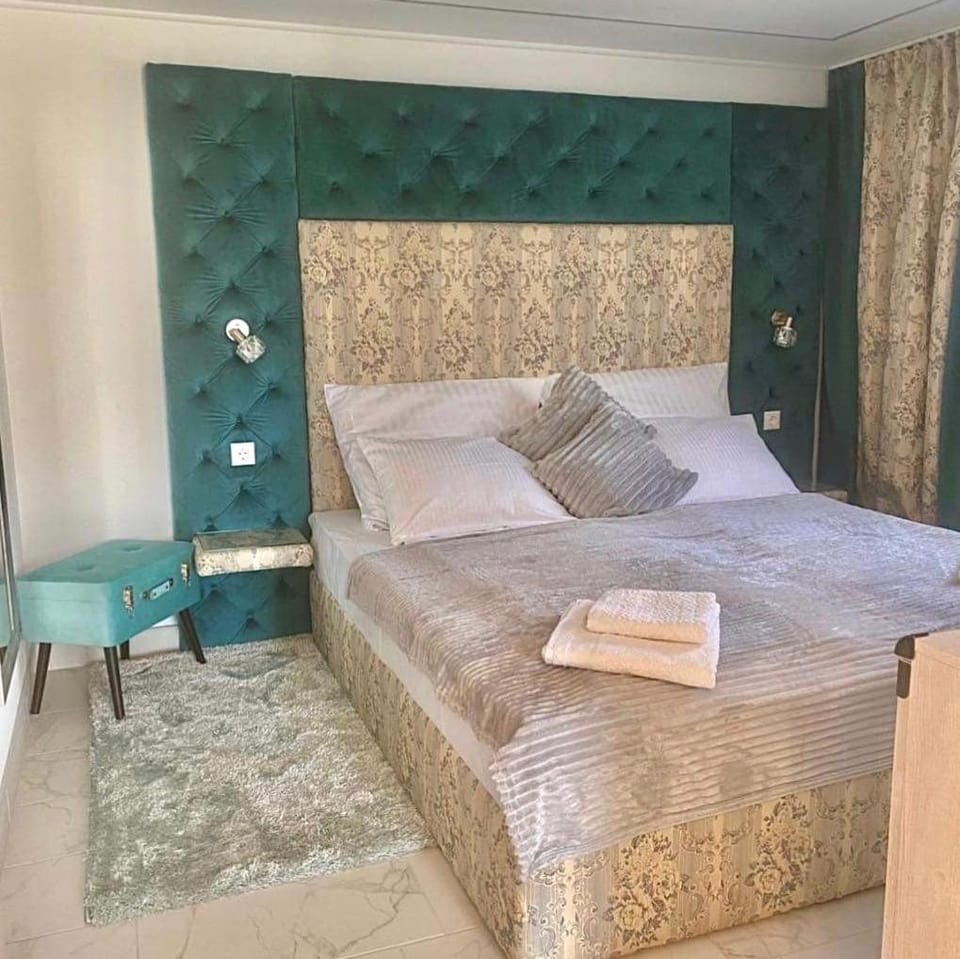 Q-Panzió Bed and Breakfast in Hungary