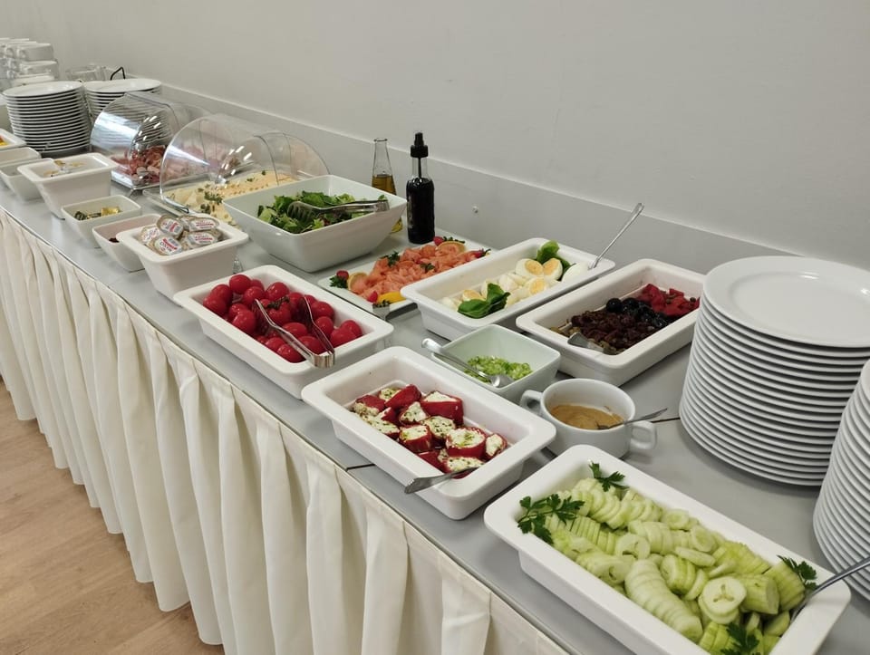 Breakfast, Buffet breakfast