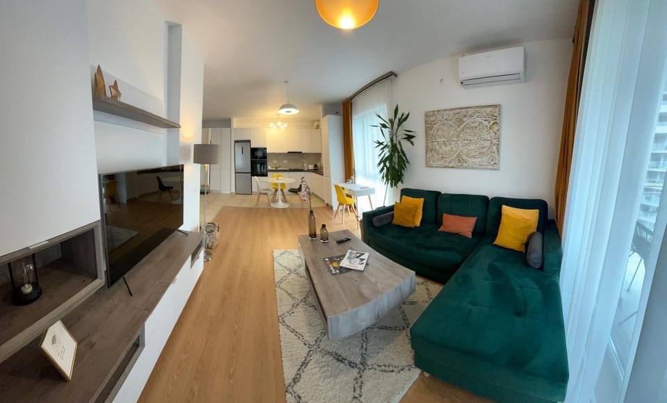 TV and multimedia, Living room, Seating area, air conditioner