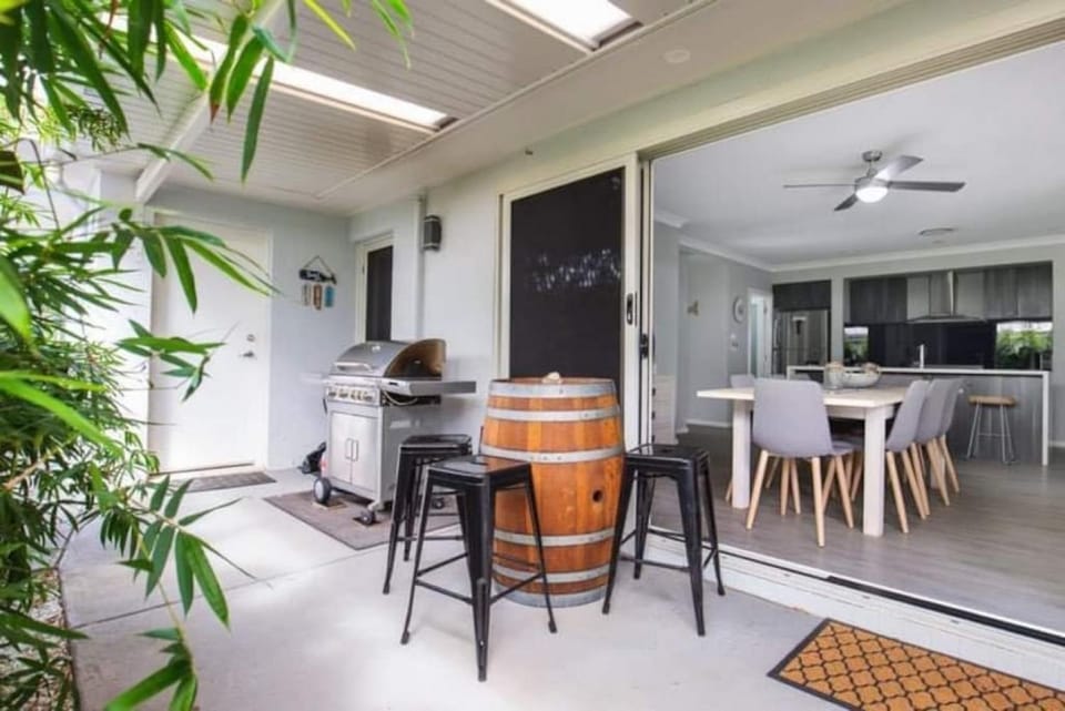 Patio, BBQ facilities, Dining area