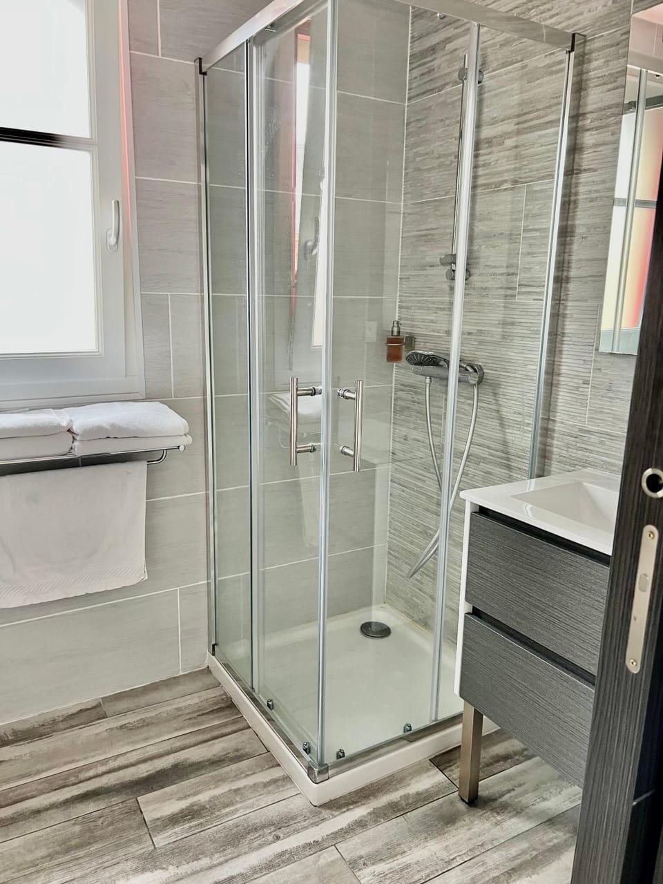 Shower, Bathroom