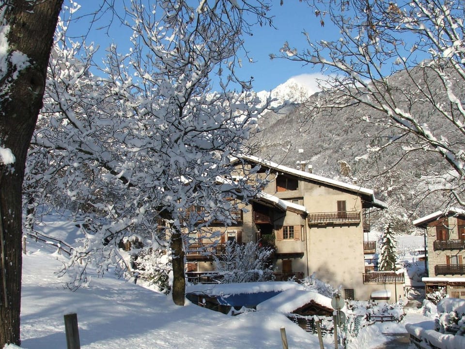 Facade/entrance, Natural landscape, Mountain view