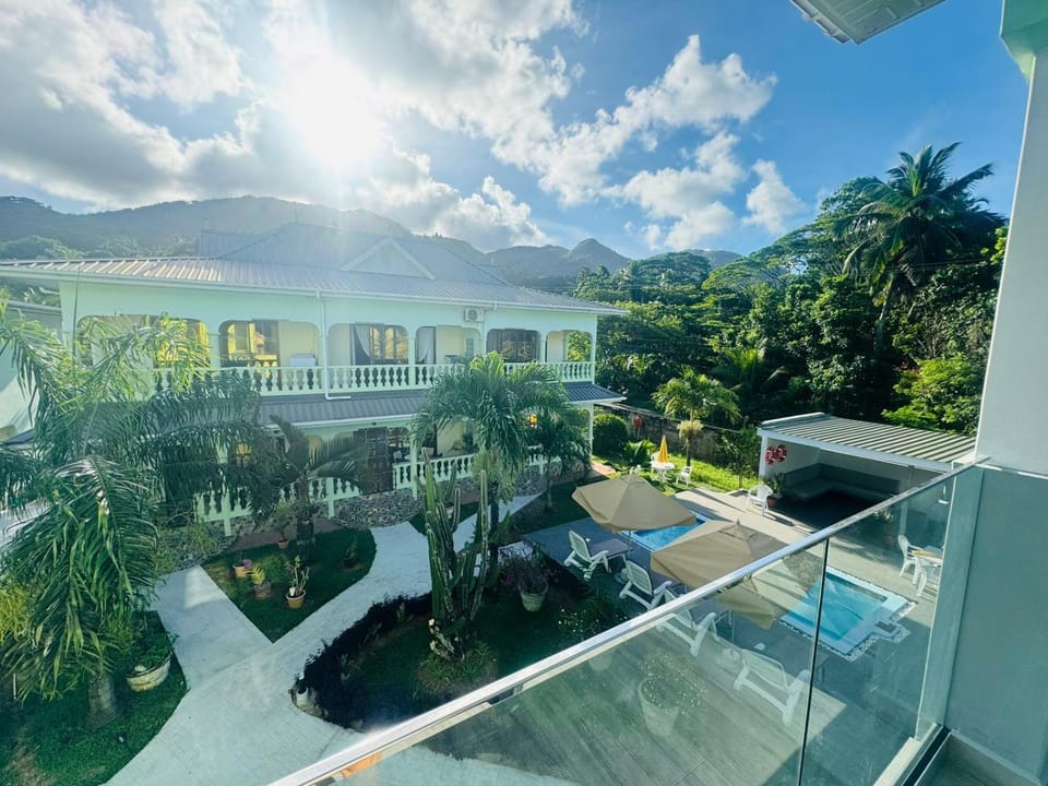Property building, View (from property/room), Balcony/Terrace, Mountain view, Pool view, Swimming pool