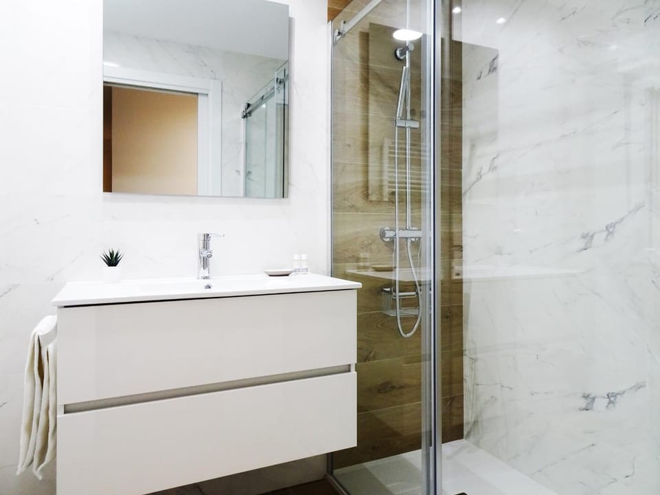 Shower, Bathroom