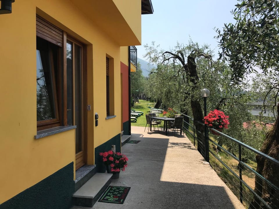 Property building, Balcony/Terrace