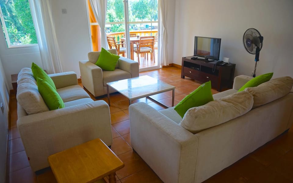 Day, Living room