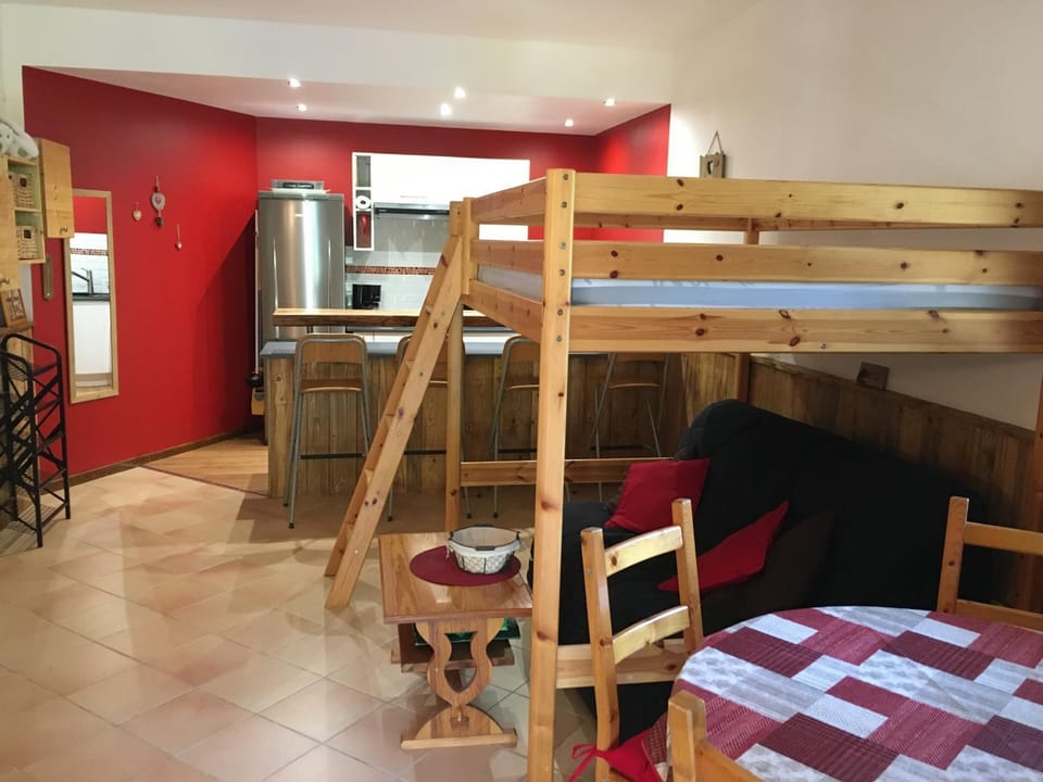bunk bed