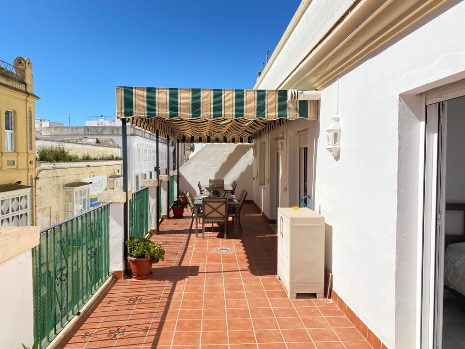 Patio, Day, Balcony/Terrace