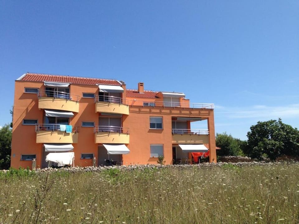 Property building, Facade/entrance, Off site