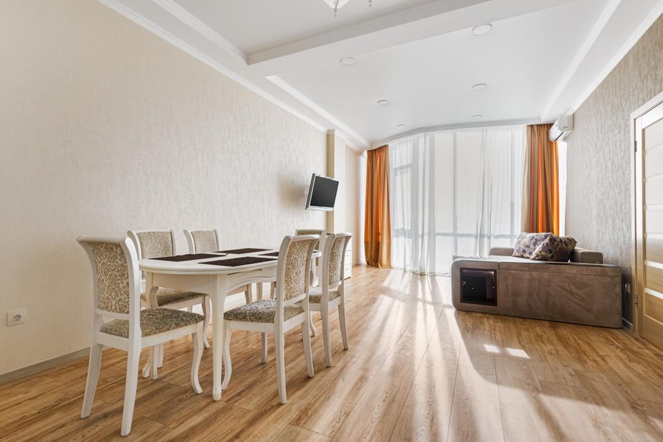 Living room, Seating area, Dining area